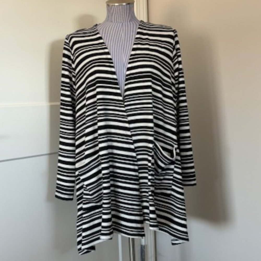 LuLaRoe Black/White Cardigan (M)